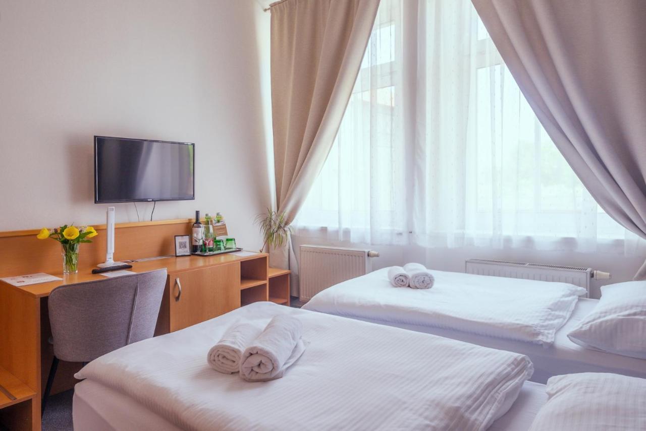 Národní dům Podbořany Podborany Exterior foto