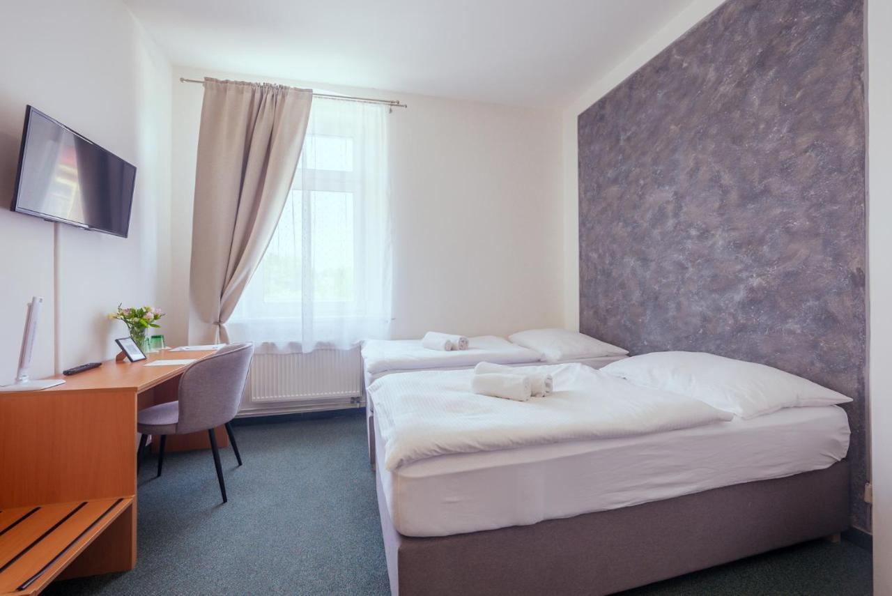 Národní dům Podbořany Podborany Exterior foto