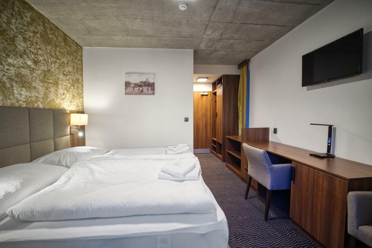 Národní dům Podbořany Podborany Exterior foto