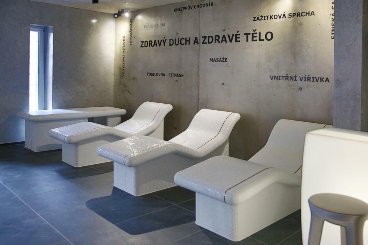 Národní dům Podbořany Podborany Exterior foto